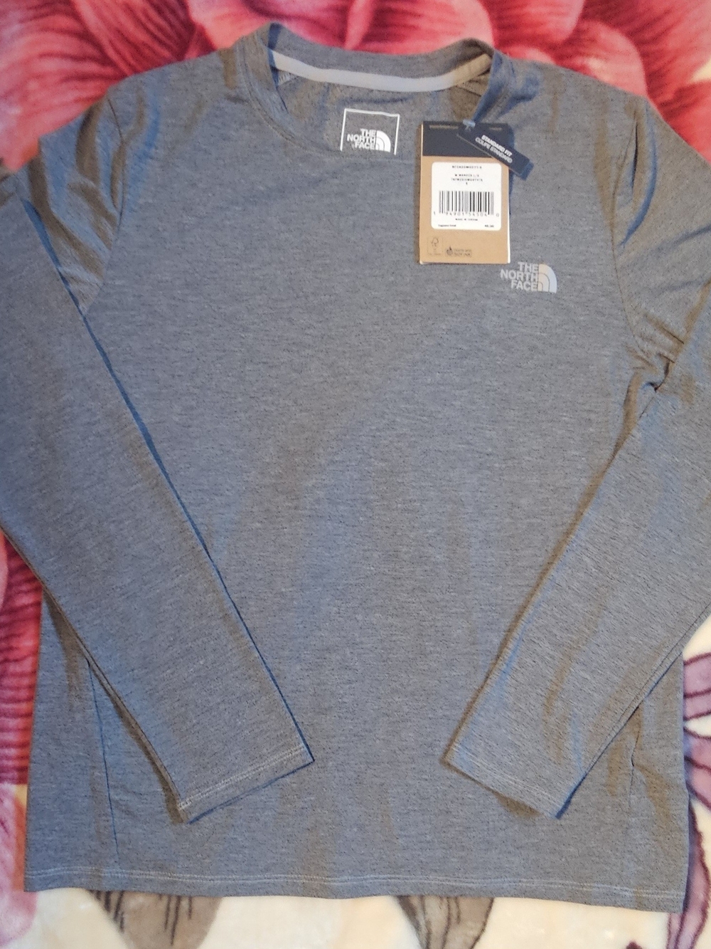 The North Face Women's Long Sleeve Crew - Gray